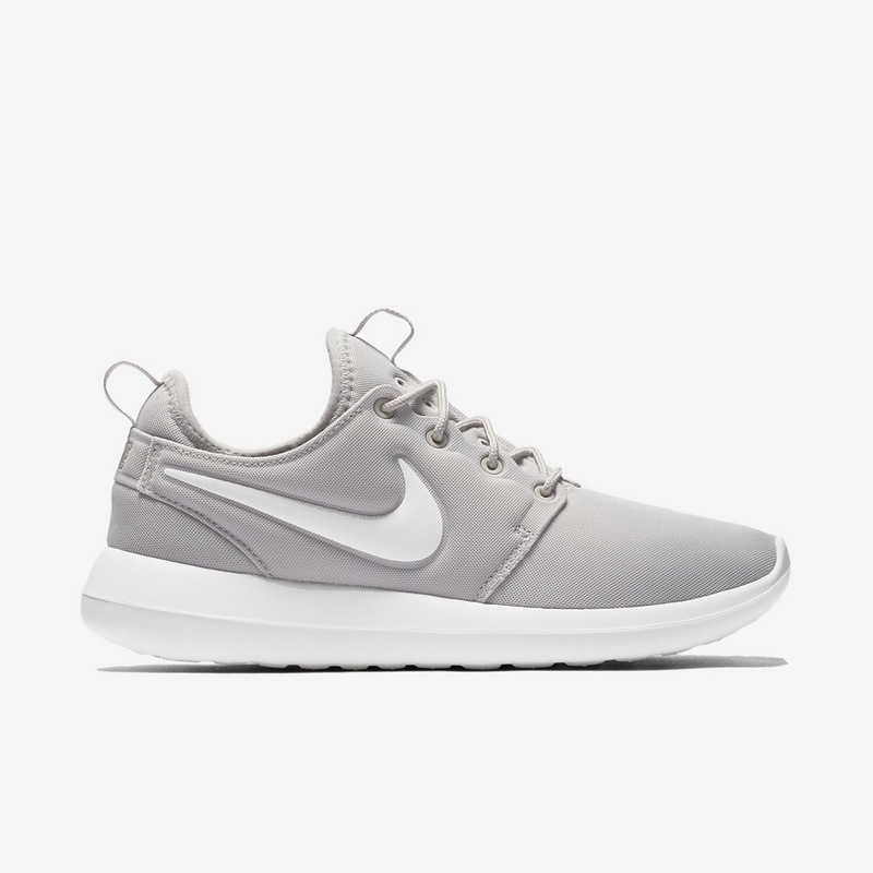 nike roshe run homme gris